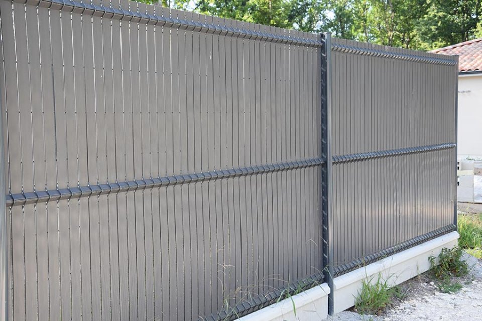 Clôtures rigides 3-MX DELCLO® et REDCINHA® : Une clôture rigide à